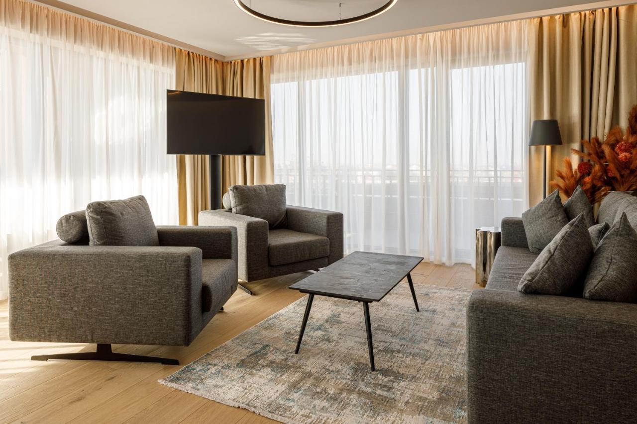 Qosmo Brasov Hotel エクステリア 写真
