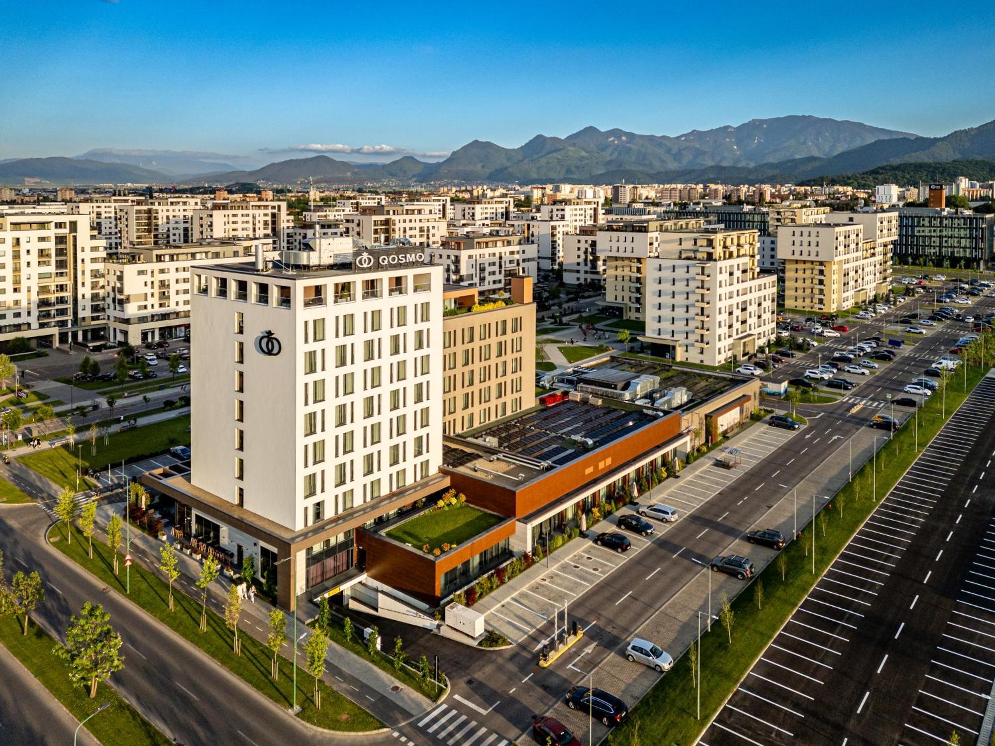 Qosmo Brasov Hotel エクステリア 写真